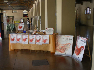 Interno della mostra Donne ex Fabula con manifesti